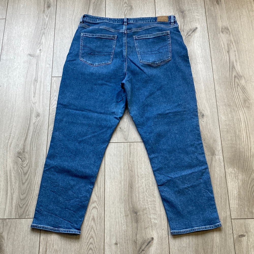 American Eagle Mom Jean Women’s 16 Blue Denim High Waisted Spring Summer Chic